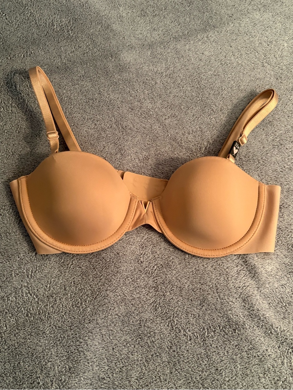 Victoria’s Secret 32B NWOT Multi Way Convertible Bra Tan/Beige Underwire Lined